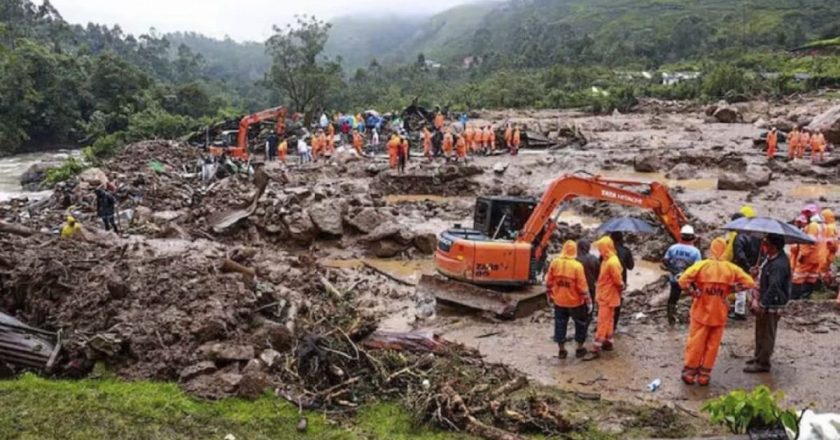 Hindistan’da heyelan nedeniyle en az 49 kişi hayatını kaybetti