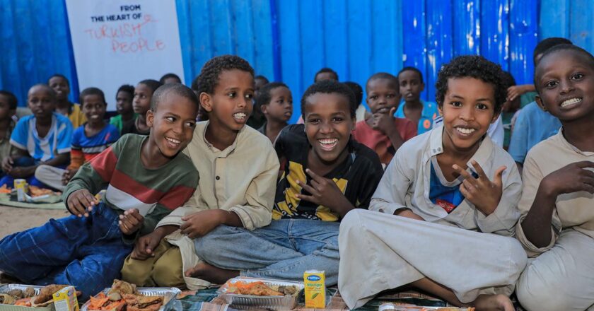 Somalililer zor günlerinde kendilerini yalnız bırakmayan Türkiye’ye müteşekkir
